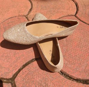 Women Gold Toned Printed Ballerinas