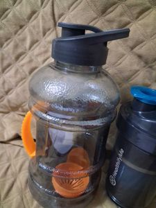 gallon Bottle &amp; sipper