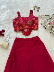 crop top hit design Xs to 2xl available