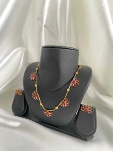 Red Flower Choker