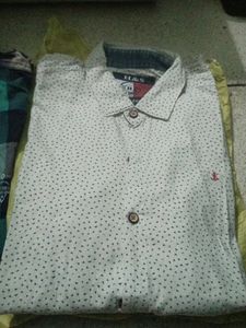 2 Combo Shirts L size.