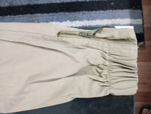 Pure cotton jogger cum cargo..Branded item