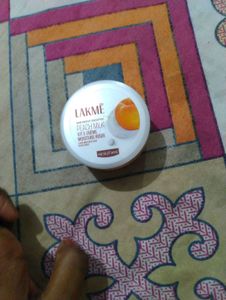 Lakme Peach Milk Moisturizer