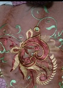 Elegant Mauve Embroidered saree for daily use