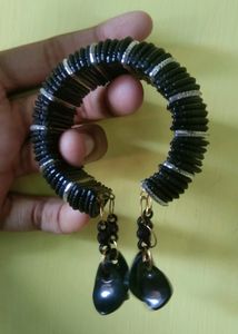 💥Black Bracelet With Green Earring Combo💥