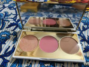 Myglamm 3 In 1Highlighter+ Blush+Bronzer Palette