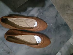 Ethnic Tan Juttis unused