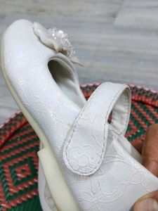 Girls White Dressy Shoes with Bow