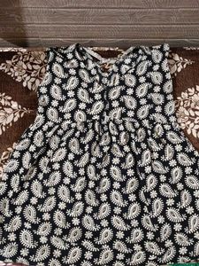 Paisley Print Sleeveless Top