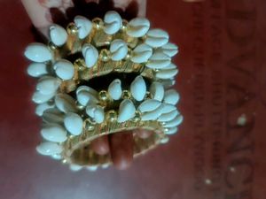 Kodi Bangles Golden 4 Pic