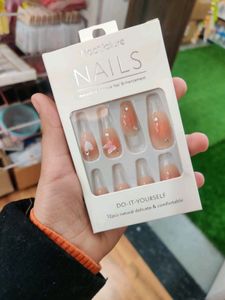 PRESS ON NAILS