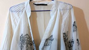 Zara Graphic Print Blouse top trendy prin