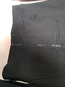 Nobero Plain Zipper Hoodie
