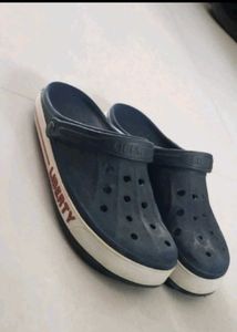LIBERTY NAVY BLUE CLOGS