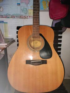 Yamaha Acoustic Guitar