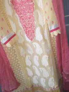 Beautiful Embroidery Suit Pant With Duptta