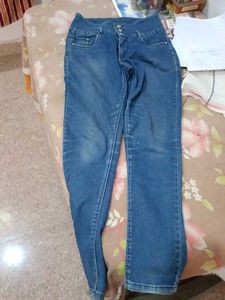 Cute Look ka Secret – Slim Fit Jeans Only ₹300