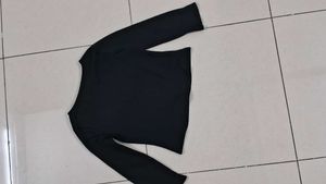 Black Long Sleeve Top