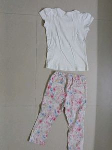 Girl&#39;s Outfit: Tee &amp; Floral Pants