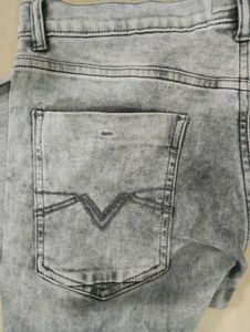 Stylish Grey Jeans