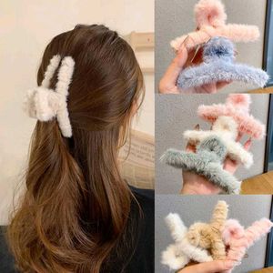 Large Plush Hair Claw Clips, Plastic Fluffy Clip