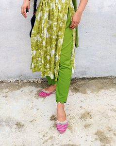 Naira Cut Kurti And Pocket Pant