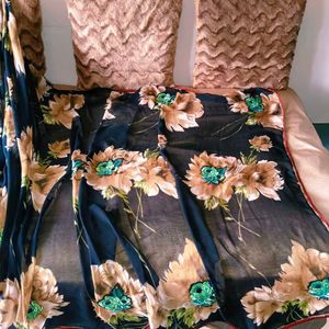🛍️Floral Print Saree⭐⭐⭐⭐⭐