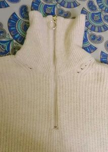 Beige Knit Pullover 🤍