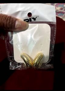 Gold Ribbed Hoop Earrings