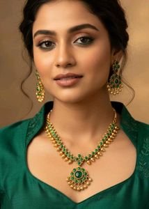 Emerald Stone Necklace Set