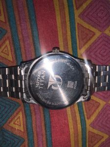 Titan Gold Coloured Men&#39;s chai Watch