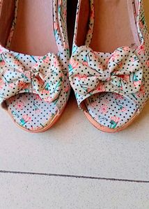 Bellies Wedge Heels
