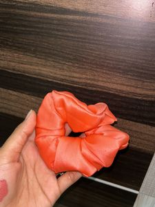 Zudio Lipstick With Scrunchie