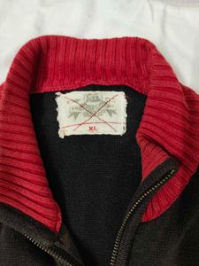 Lee.  Stylish Zip-Up Knit Jacket