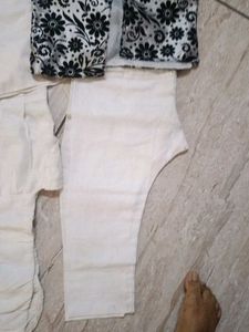 Kids&#39; Traditional Outfit