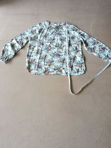 Brand new Floral Print Top