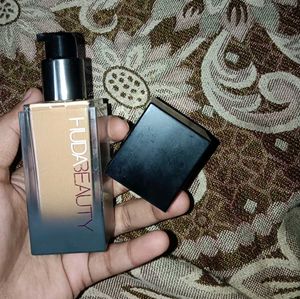 Huda Beauty Foundation