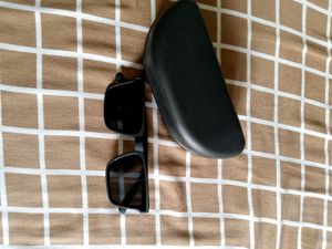 Black Rectangle Sunglasses