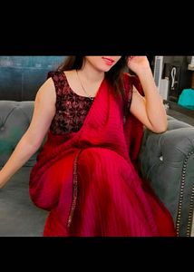Elegant Maroon Saree with stitched blouse nd belt✨