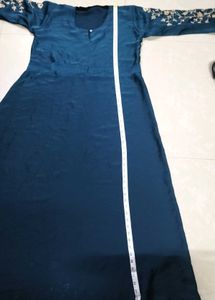 Elegant Embroidered Sleeve Abaya.Size 42.Length 55