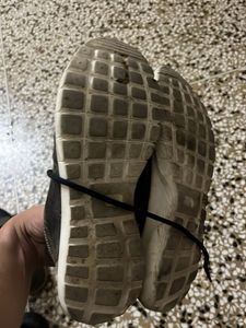 sports shoes