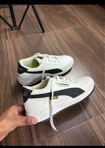 Puma Sneakers