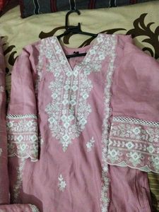 Pakistani Kurta Pant With Dupatta Set