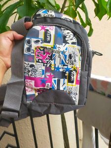Graphic Print Shoulder Sling Bag