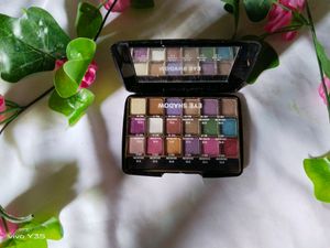 Shimmer Multi Color Eyeshadow Pallate