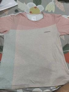 Blackberry&#39;s Urban T-Shirt