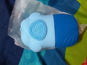 Face Ice Roller And Shampoo