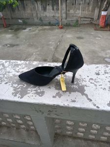 Velvet Pointed Toe New Heels
