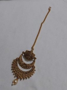 Golden Maang Tikka