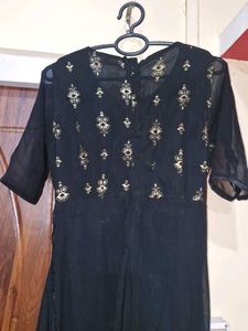 Elegant Black Embellished Dress Medium size